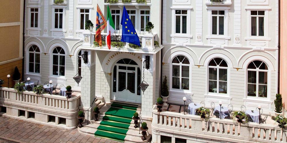 Hotel Croce Bianca Asiago Esterno foto